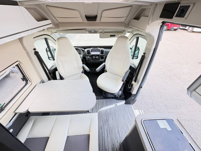 Mc Louis Menfys Van 3 SIGNATURE - Photo 8