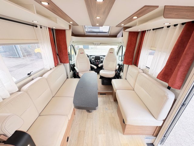 Pilote P 696 D Evidence 696D - Photo 8