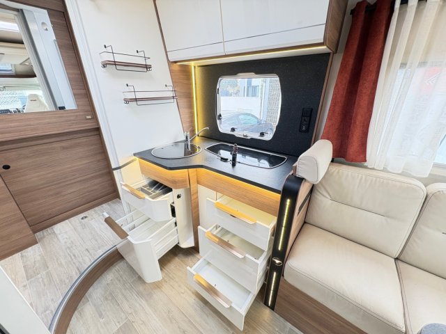 Pilote P 696 D Evidence 696D - Photo 12