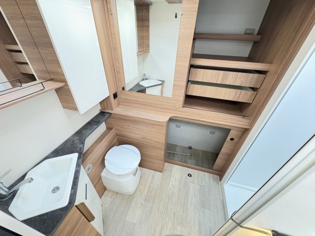 Pilote P 696 D Evidence 696D - Photo 15