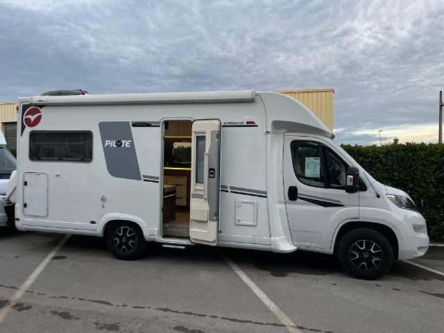 Pilote P 696 - Photo 2