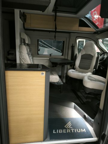Adria Twin Sports 640 SGX 60 ANS - Photo 4
