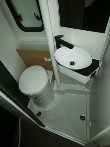 Adria Twin Sports 640 SGX 60 ANS - Photo 6