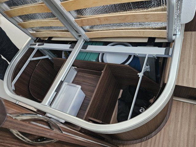 Benimar Tessoro 494 - Photo 21