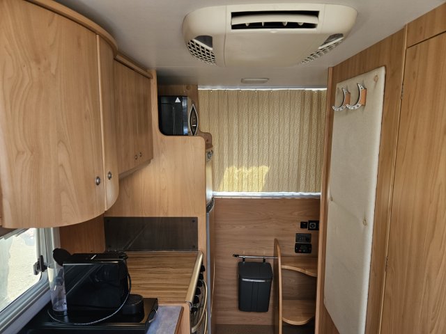 Burstner Camping-Car ELEGANCE 827 - Photo 12