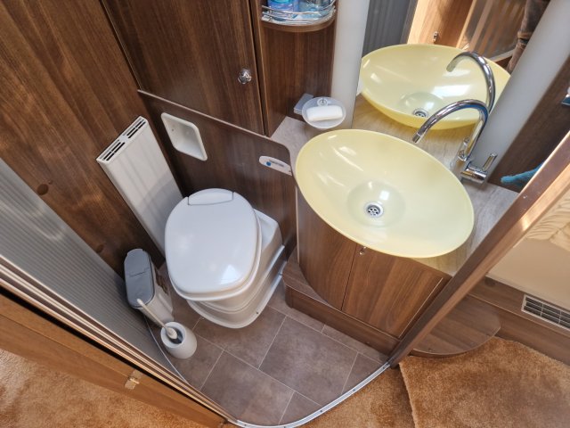 Burstner Elegance I 800 - Photo 18