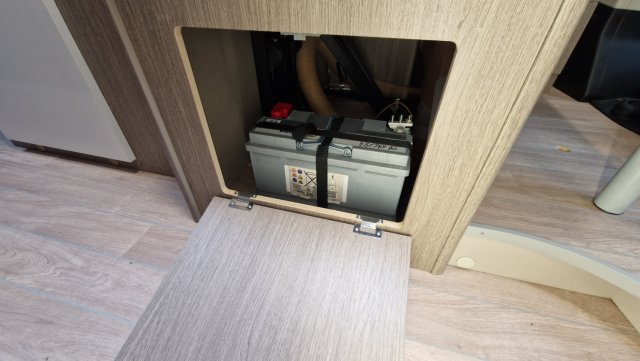 Challenger V114S Road Edition VIP VAN - Photo 17