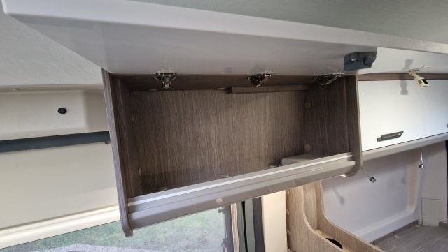 Challenger V114S Road Edition VIP VAN - Photo 25