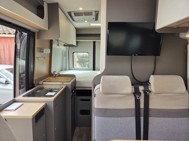 LMC Innovan 590 - Photo 4