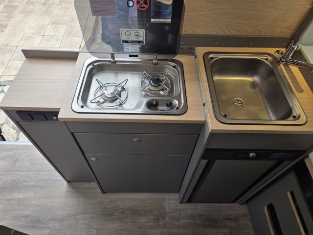 LMC Innovan 590 - Photo 10