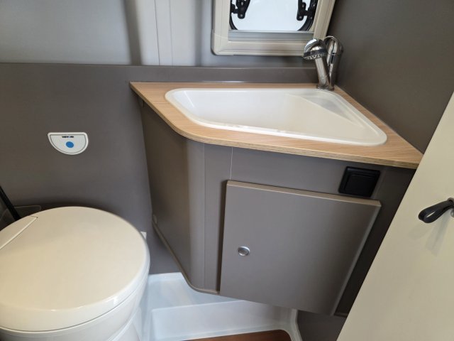 LMC Innovan 590 - Photo 18