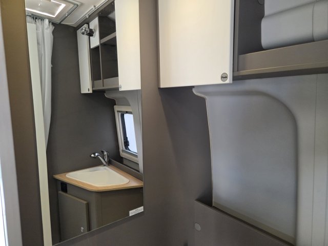 LMC Innovan 590 - Photo 19