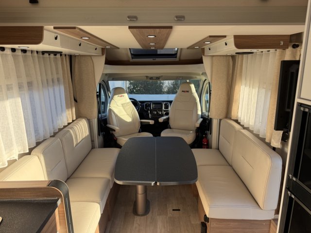 Pilote P 696 EVIDENCE  - Photo 4