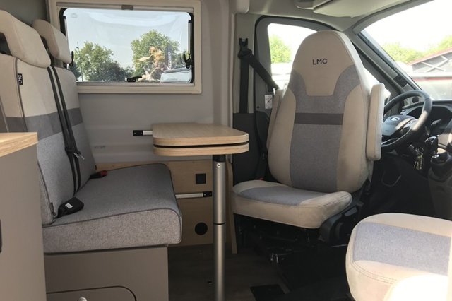 LMC Innovan 590 - Photo 2