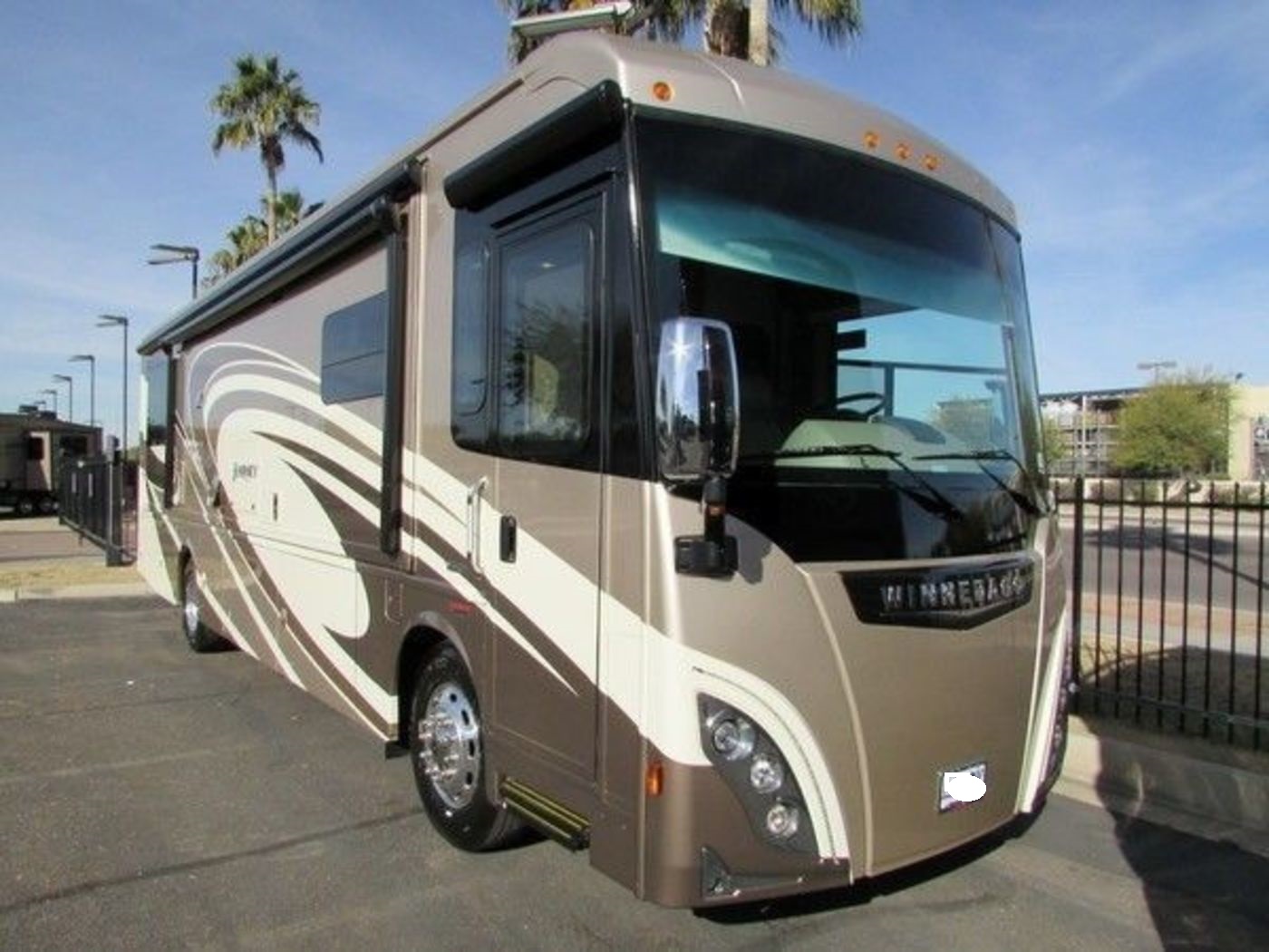 Winnebago Integral occasion de 2013 - Autres - Camping car en vente à ...