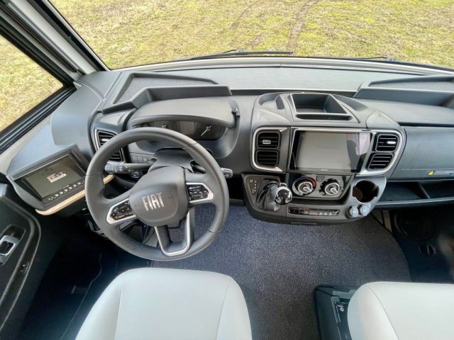 Bavaria Initial I720FC Nomade I 720 FC - Photo 9