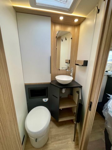 Bavaria Initial I720FC Nomade I 720 FC - Photo 22