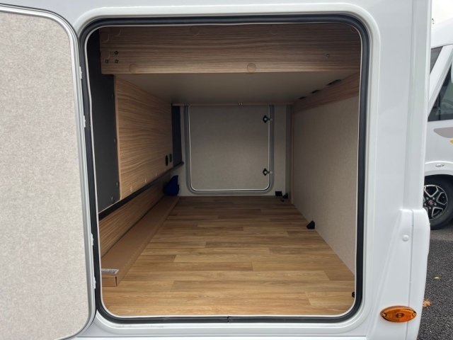 Bavaria Tren-D T740FC Style - Photo 15