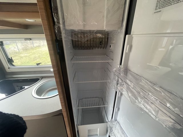 Weinsberg CaraCompact MB 640 MEG Edition Pepper SUITE - Photo 7