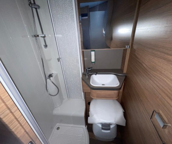 Weinsberg CaraCompact MB 640 MEG Edition Pepper SUITE - Photo 9