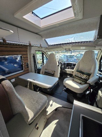 Hymer Camper Vans / Hymercar Ayers Rock - Photo 4