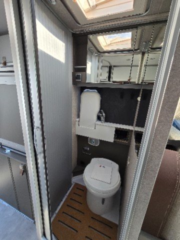 Hymer Camper Vans / Hymercar Ayers Rock - Photo 8