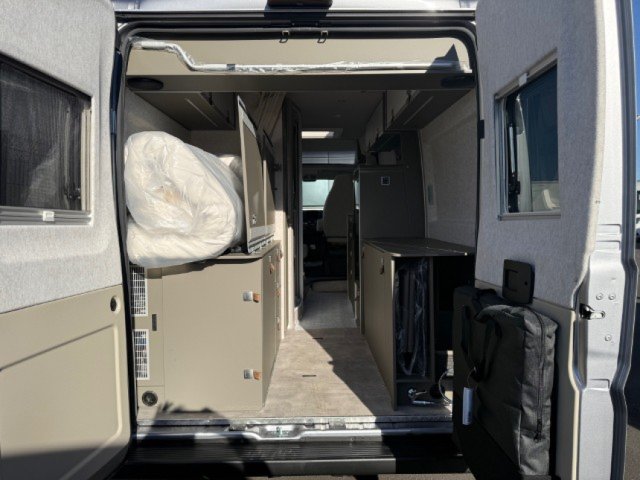 Hymer Camper Vans / Hymercar Grand Canyon - Photo 4