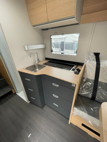 Adria Matrix 650 DL 60Y 60 ANS - Photo 9