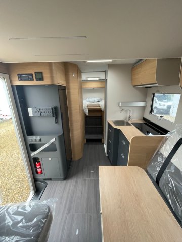 Adria Matrix 650 DL 60Y 60 ANS - Photo 4