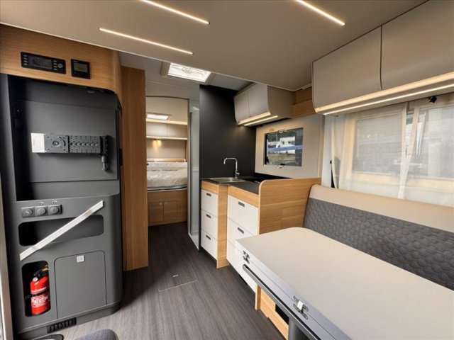 Adria Matrix Axess 650 DC - Photo 9