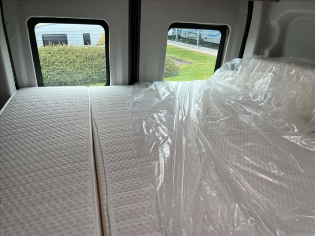 Burstner Lineo C 590 - Photo 7