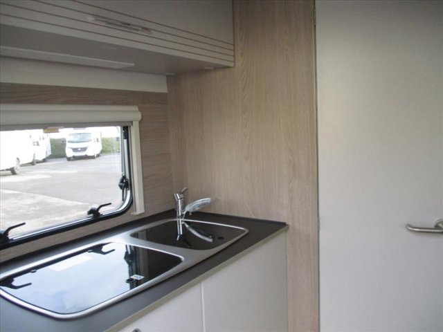 Burstner Premio Life 480 TS - Photo 9