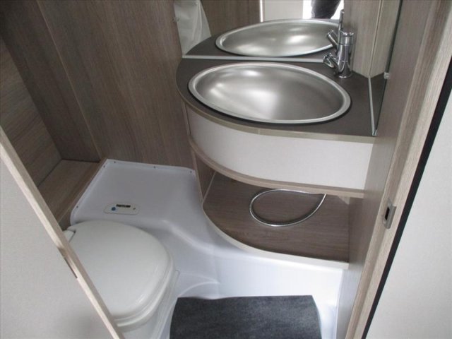 Burstner Premio Life 425 TS - Photo 8