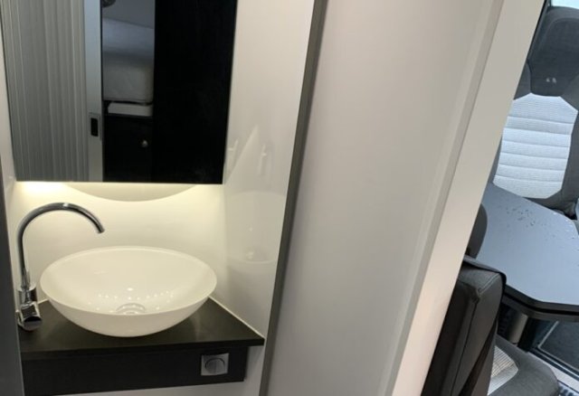 Adria Twin Supreme 640 SLB - Photo 11