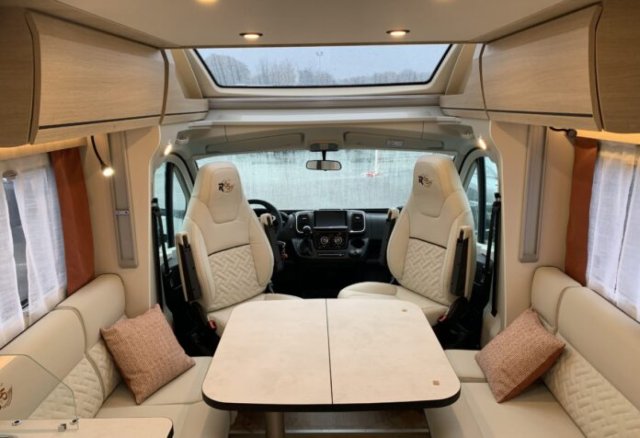 Rapido 666 F 65 ans - Photo 2