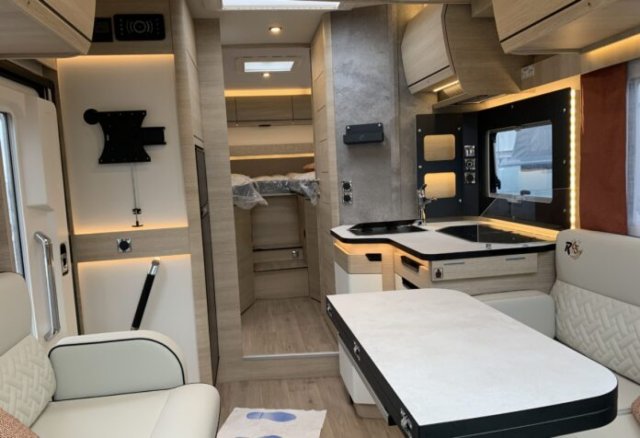 Rapido 666 F 65 ans - Photo 4