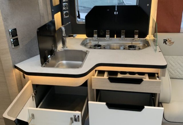 Rapido 666 F 65 ans - Photo 6