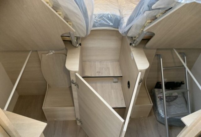 Rapido 666 F 65 ans - Photo 12