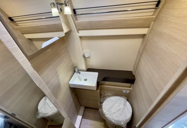 Rapido Van V55 - Photo 18