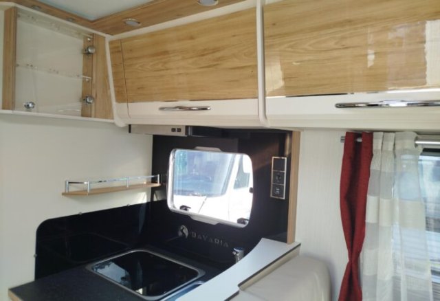Bavaria Initial I700C Class i 700 c - Photo 6