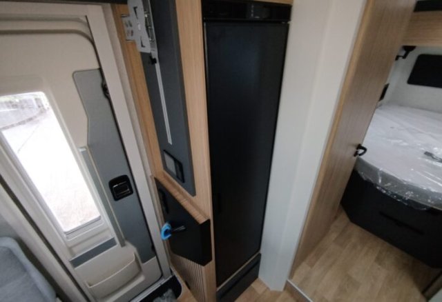 Bavaria Initial I720FC Style i 720 fc - Photo 6