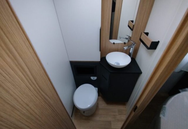 Bavaria Initial I720FC Style i 720 fc - Photo 11