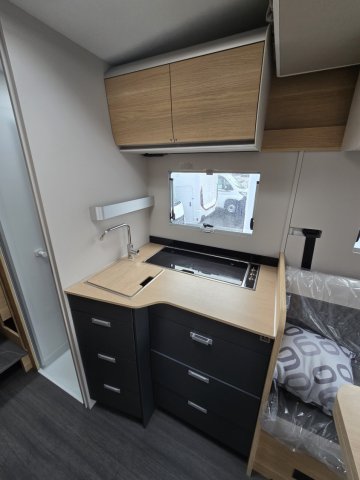 Adria Matrix 650 DL 60Y 60 ans boite auto - Photo 10