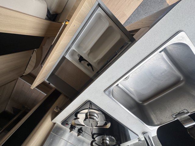 Dreamer Living Van - Photo 8