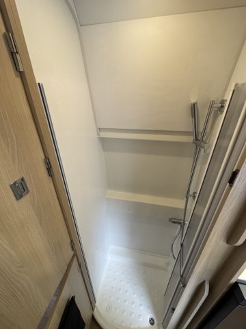 Dreamer Living Van - Photo 14