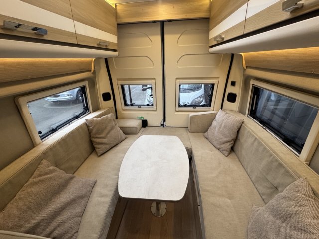 Dreamer Living Van - Photo 15