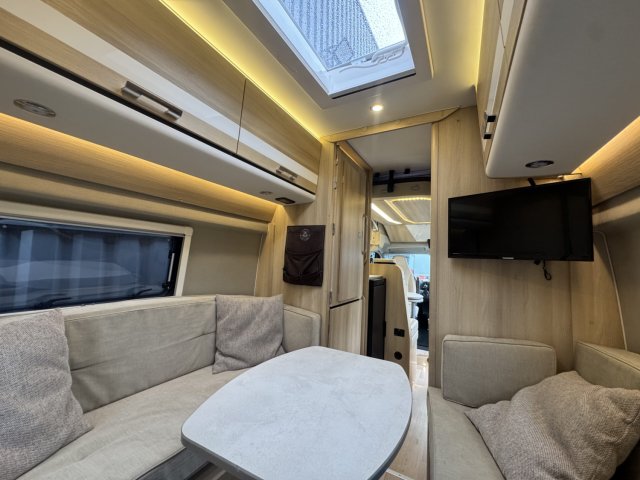 Dreamer Living Van - Photo 16