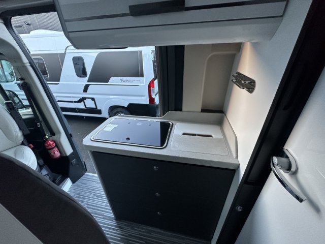 Mc Louis Menfys Van 3  signature - Photo 7