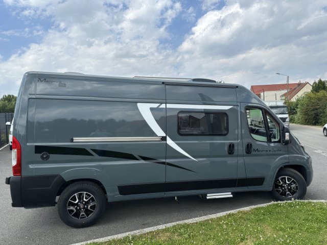 Mc Louis Menfys Van 3  signature - Photo 5