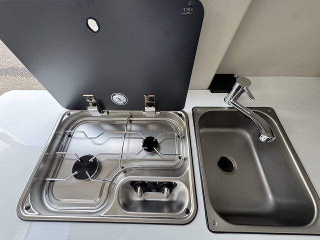 Mc Louis Menfys Van 3 - Photo 13